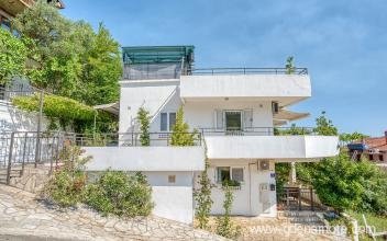 Apartment Hansson , Privatunterkunft im Ort Herceg Novi, Montenegro